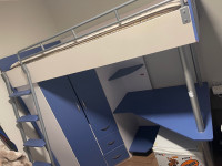  Bunkbed with desk and closet underneath