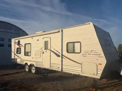 End of the year blowout - Amazing family camping trailer in very good condition, everything works as...