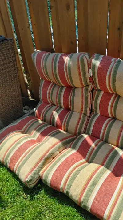 Outdoor seat cushions (set of 4)