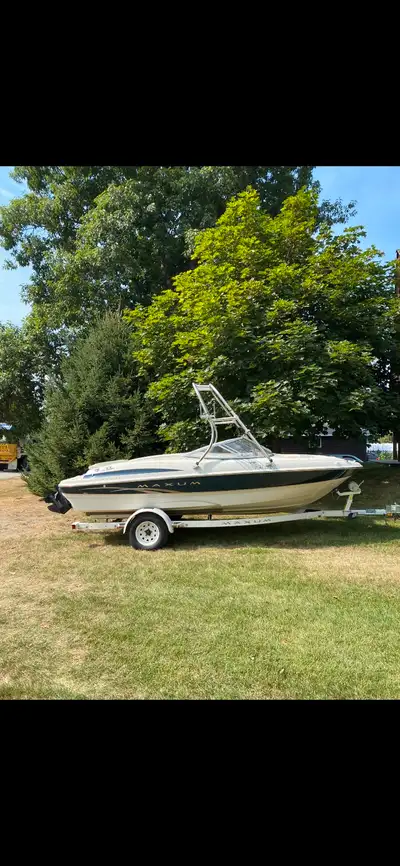 Great summer fun , family sport boat Tower and sport racks Life jackets and wake boards included Pio...