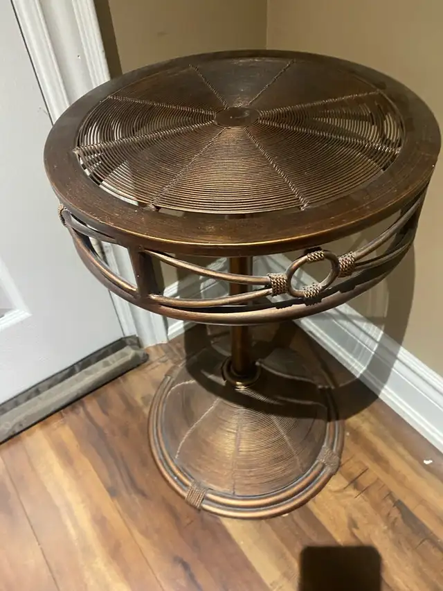 Wicker Accent Table in Other in Mississauga / Peel Region - Image 3