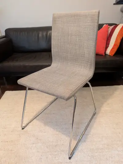 Chaise Ikea LILLÅNÄS chromé/gris clair En parfait état
