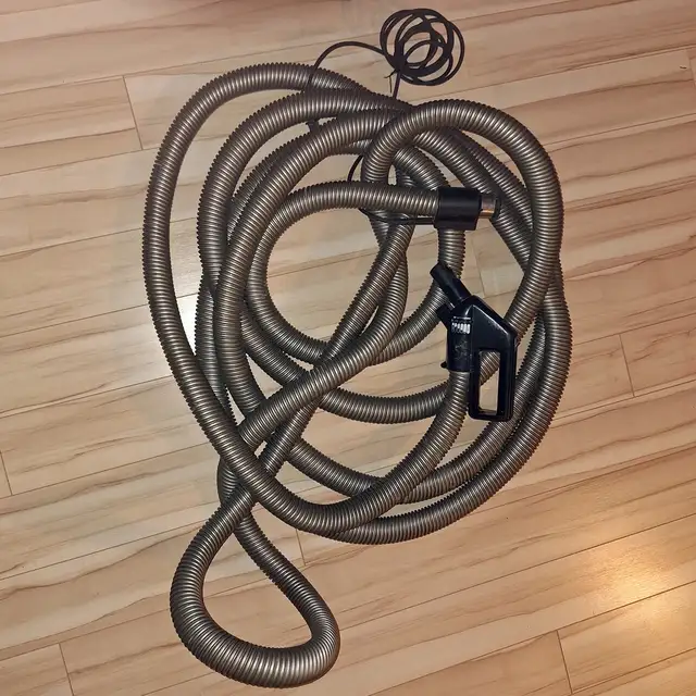 ❄️ Central Vacuum Electric Crushproof Hose❄️ in Vacuums in Edmonton - Image 4