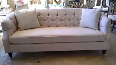 Elegant Tufted couch - CAD 350 (Smoke-Free Home), View more