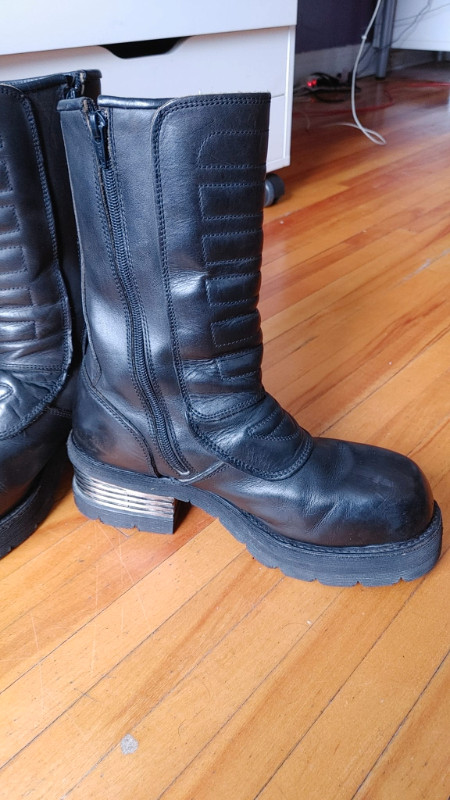New Rock, Goth, Biker Boots/ Bottes size/pointure 8.5 dans Chaussures pour hommes  à Ville de Montréal - Image 3