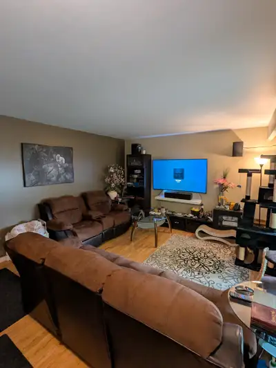 North Kildonan – Full Main Floor for Rent with Garage – July 1