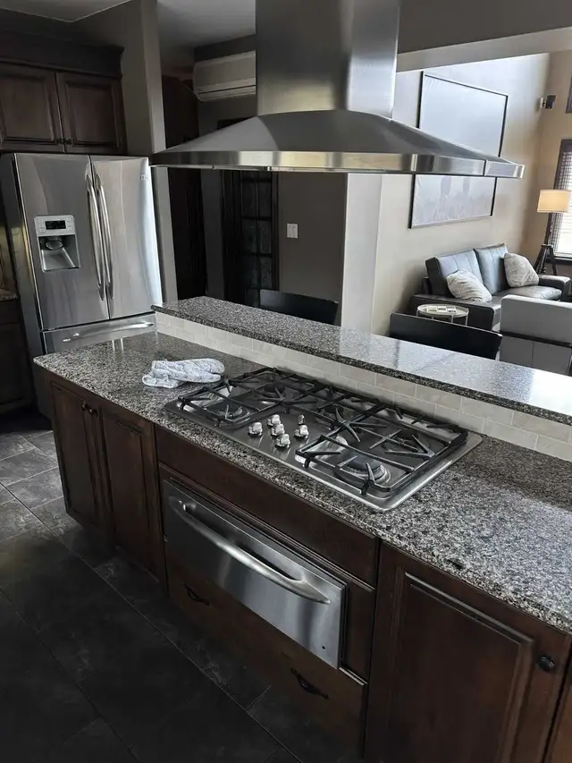 Stunning Executive Family Home Fully Furnished incl TurnKey Shop63826904443393123