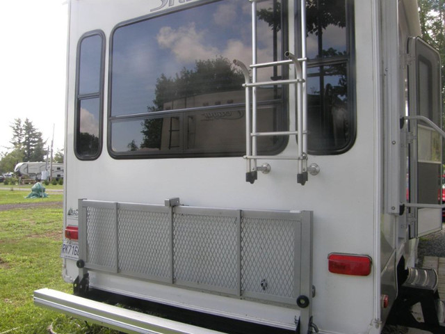FifthWheel a vendre (2010) dans VR et caravanes  à Ville de Montréal - Image 2