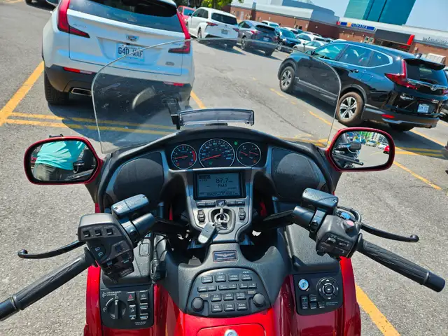Honda Goldwin 2010 AAA1 for sale $10500 OBO in Touring in City of Montréal - Image 10