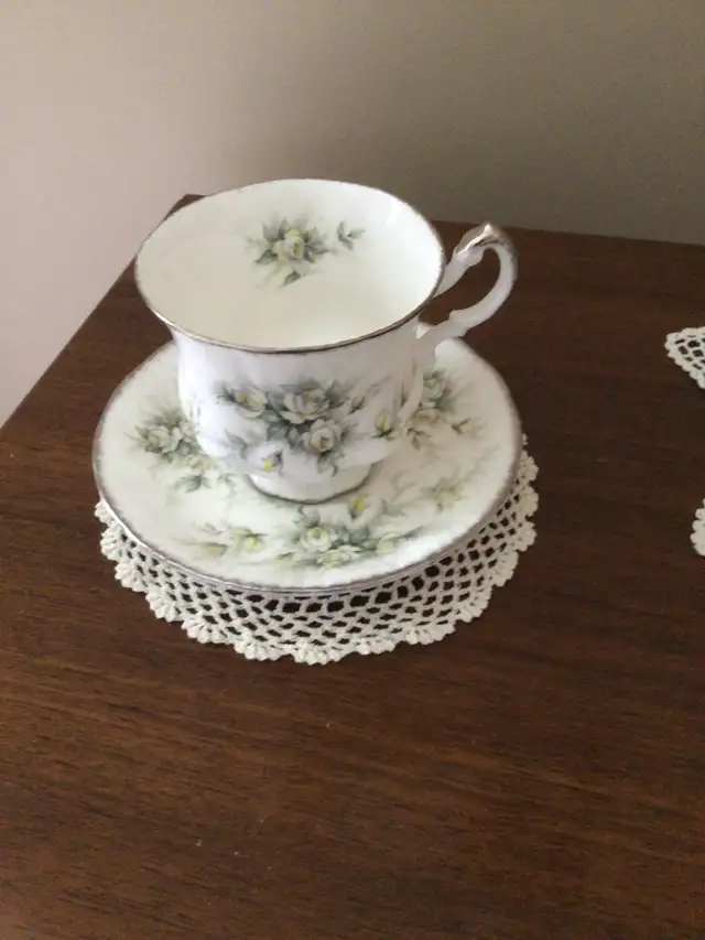 Bone China Tea Cups in Kitchen & Dining Wares in Hamilton - Image 8