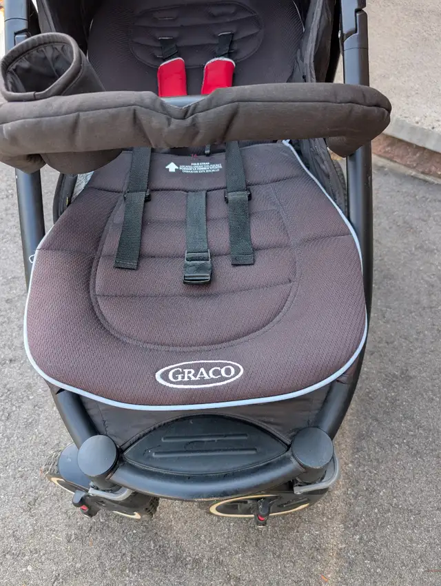 Stroller in Strollers, Carriers & Car Seats in Brantford - Image 4