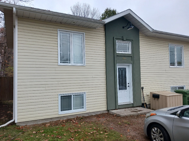 $650 Female Student  Room For Rent June 1st 2024 in Room Rentals & Roommates in Pembroke