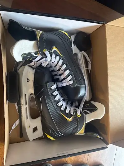 VIC Hockey Skates - Boys Size 7 (New), View more