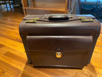 Mancini leather briefcase/ litigation lawyer / wheeled
