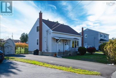 3 Bedroom Duplex for Rent – Leiblin Park Available June 15th, this well-kept 2-storey duplex is loca...