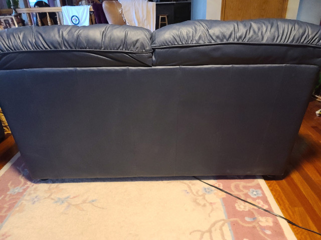 100 % Leather Couch and Loveseat for Sale in Couches & Futons in Winnipeg - Image 4