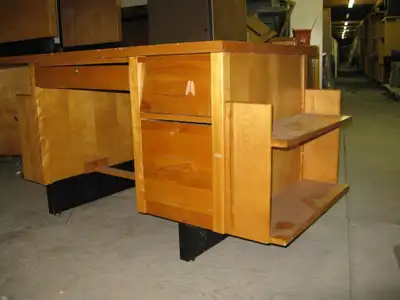 Bureaux de travail en bois avec bibliothèques, View more