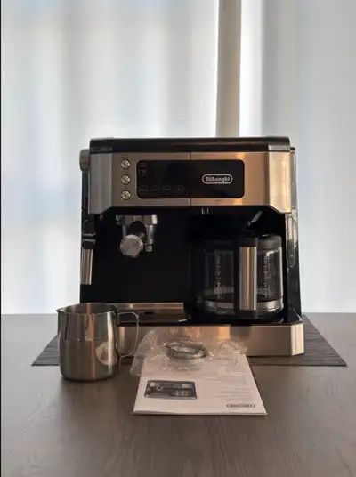 Machine à café moulu DeLonghi, View more