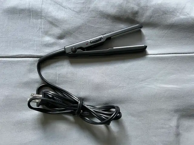 Conair Mini Flat Iron Straightener
