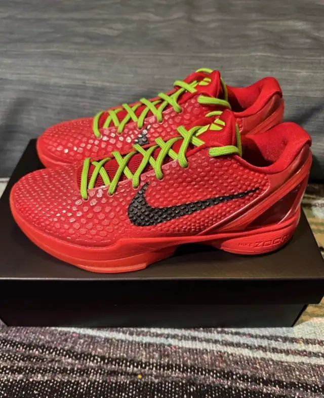 Kobe 6 Protro Reverse Grinch in Men's Shoes in Mississauga / Peel Region - Image 2