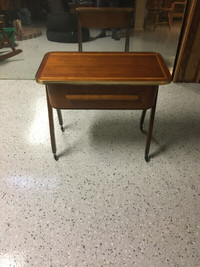 VINTAGE ANTIQUE SEWING BOX TABLE