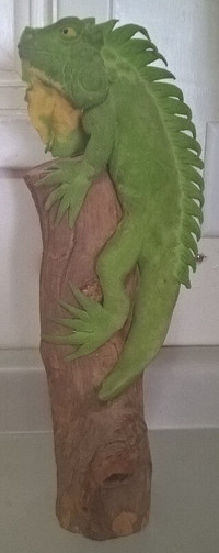 Lizard Iguana Figurine Statue Ornament 15 in tall