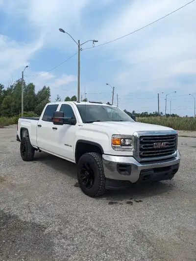 2016 GMC Sierra 2500 HD 248,000 KM 6 Passenger Pick-up Truck 6.0L V8 Gas Engine Crew Cab 6.5ft Box 4...