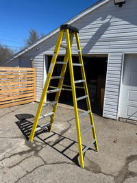 Maximum Type 1A 8’ Fibreglass Stepladder