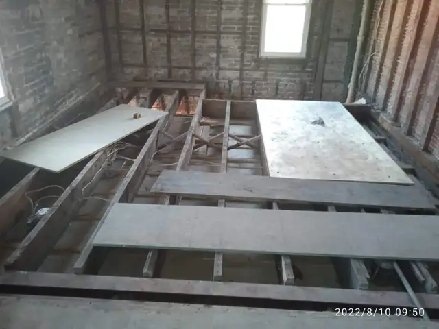 Demolition. floors installation ,junk removal, cleaning services63804736435203122