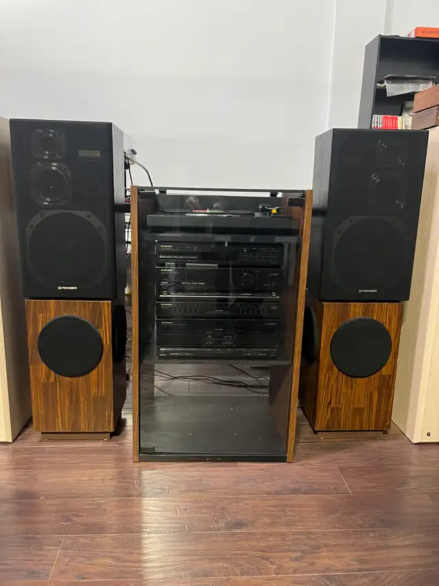 Pioneer Stereo Set in Stereo Systems & Home Theatre in City of Toronto - Image 3