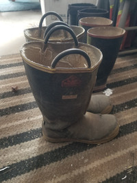 1 pair of steel toe rubber boots
