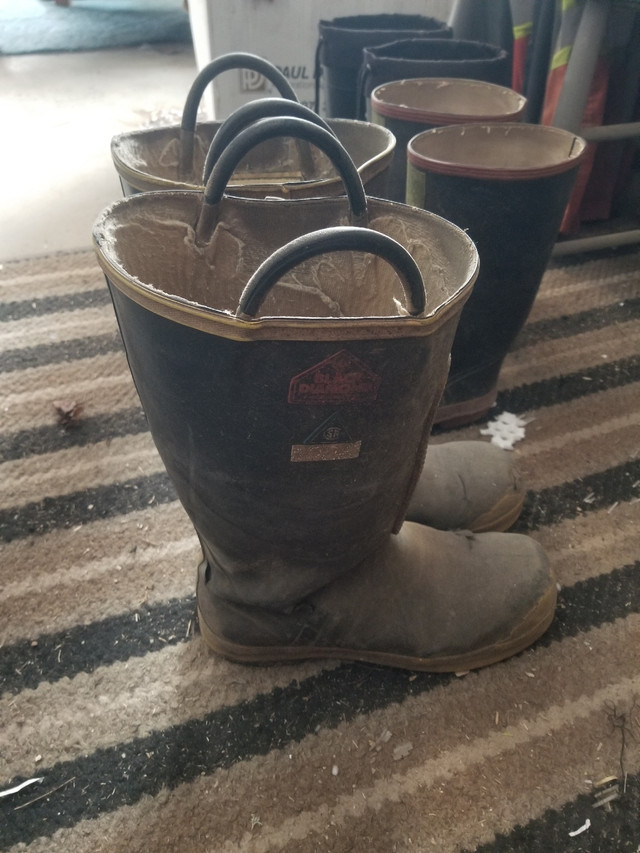 1 pair of steel toe rubber boots in Men's Shoes in Thunder Bay