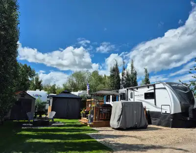 Lot: 132 - Oasis Grove Golf & RV Park, Range Rd 254, Wheatland County, AB Price is the Trailer with...