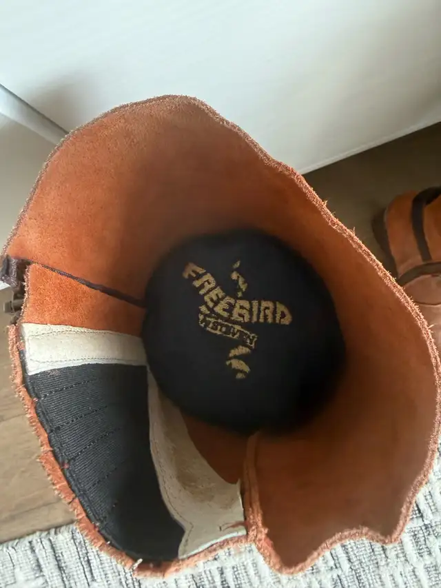 Freebird Cognac Suede Tall Boots size 8 in Women's - Shoes in City of Toronto - Image 3
