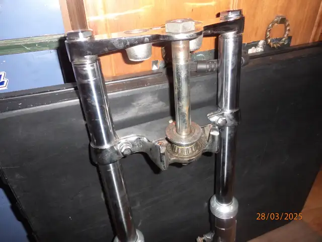 Front end et piece de moto in Motorcycle Parts & Accessories in Gatineau - Image 3