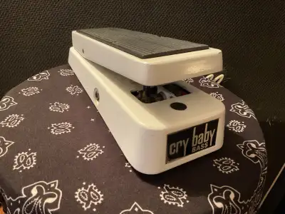 Dunlop Cry Baby Bass Wah, View more
