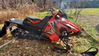 5000$ ou échange Polaris Assault 2017 switchback 800 -144 6952 km , Démarreur , mirroirs de chaque c...