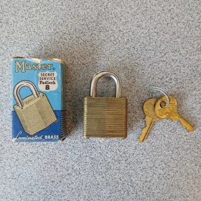 Cadenas vintage Master Lock en laiton, View more