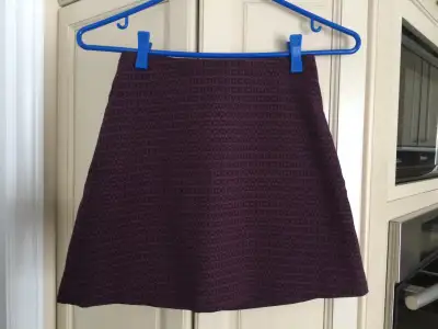 BEAUTIFUL NEW SKIRT WITH THE PACKET ON THE SIDE SIZE XS , View more