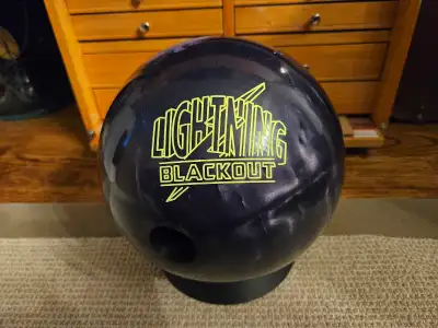 Like new 15lb Storm Lightning Blackout bowling ball in excellent condition. Exactly 9 games on it. N...