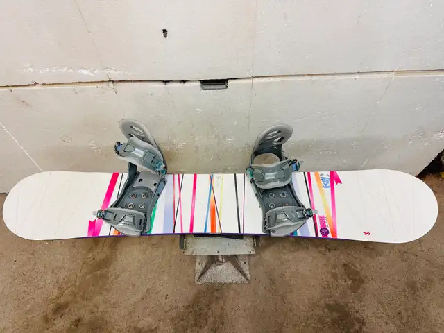 Like new K2 First Lite 146cm snowboard with LTD medium bindings  in Snowboard in Markham / York Region - Image 4