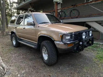 1991 Toyota 4Runner, V6 3.0, 5 Speed Manual, SR5, Very good Condition, Runs and drives beautifully,...