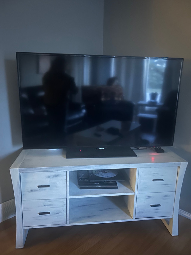 55 inch tv and rustic stand  in TVs in Lethbridge