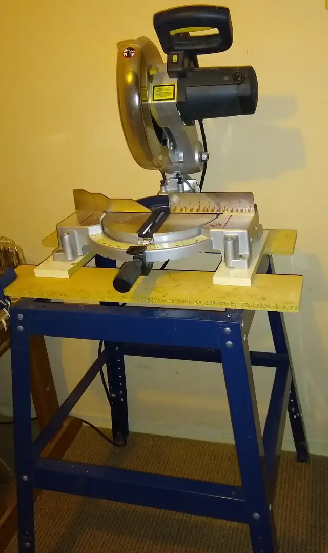 Mitre Saw in Power Tools in Markham / York Region - Image 2