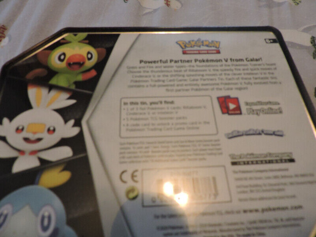 Cartes Pokemon Cinderace NEUF, scellé NEW & SEALED!! dans Art et objets de collection  à Laval/Rive Nord - Image 3