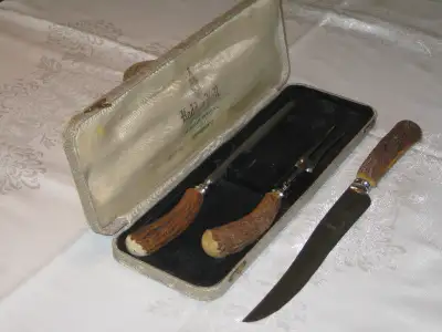 +++ ENSEMBLE DE COUTELLERIE A DECOUPER MID-CENTURY VINTAGE +++, View more