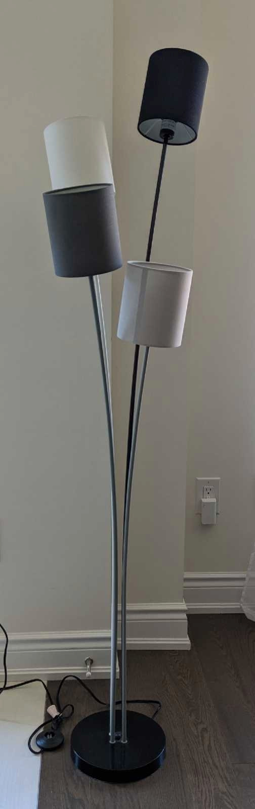 62" (156cm) high Floor Lamp in Indoor Lighting & Fans in Mississauga / Peel Region - Image 3