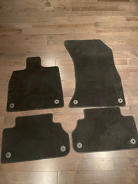 AUDI Q5 OEM Black Floor Mat Set