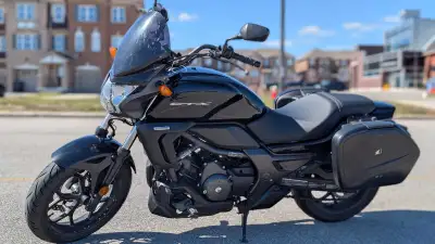 Selling Honda CTX 700N Abs version in great condition.No drops on the bike!. The bike comes with Hon...