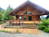 Log house for sale in terrace